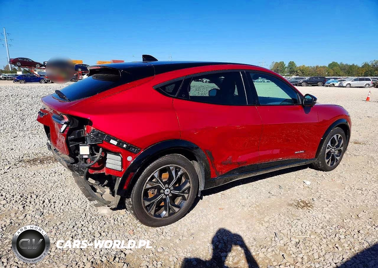 2022 Ford Mustang Mach-E Premium VIN:3FMTK3SU6NMA02182 - 3