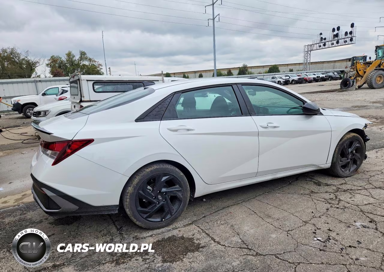 2026 Hyundai Elantra Sel Sport VIN:KMHLM4DG9TU114023 - 3