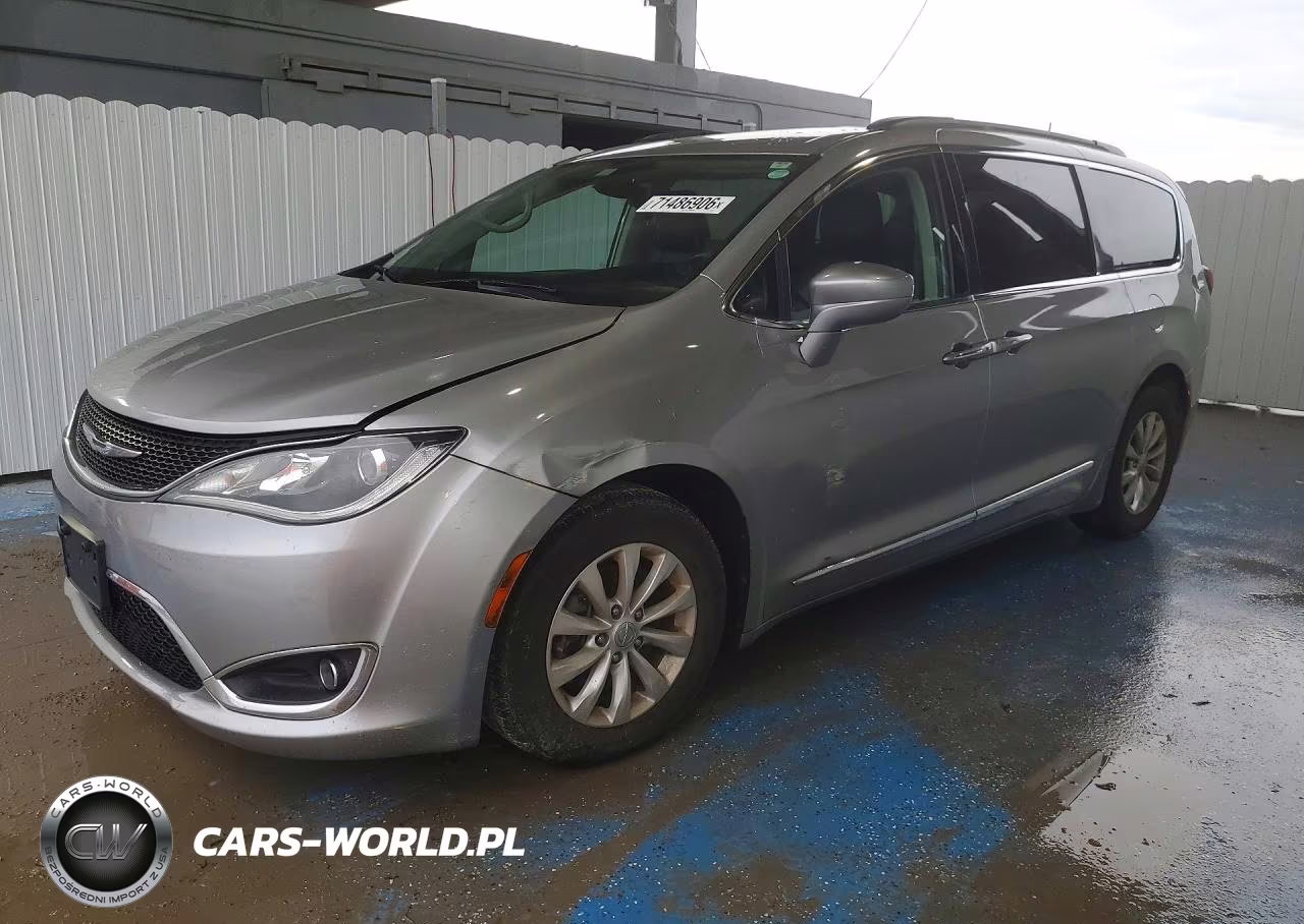 2017 Chrysler Pacifica Touring L – zdjęcie 1 z 13
