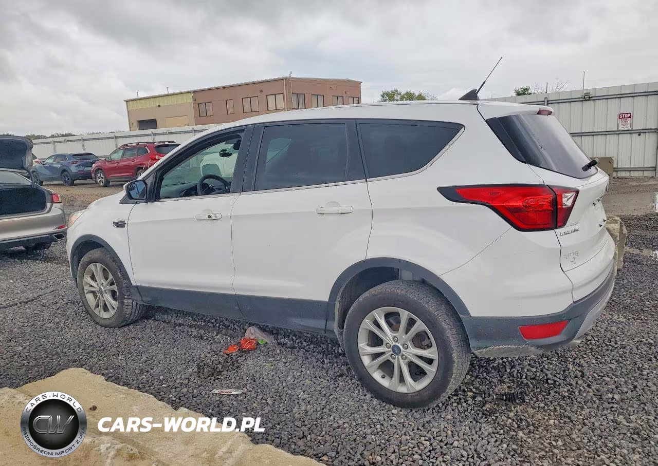 2019 Ford Escape Se VIN:1FMCU9GD0KUA65453 - 2