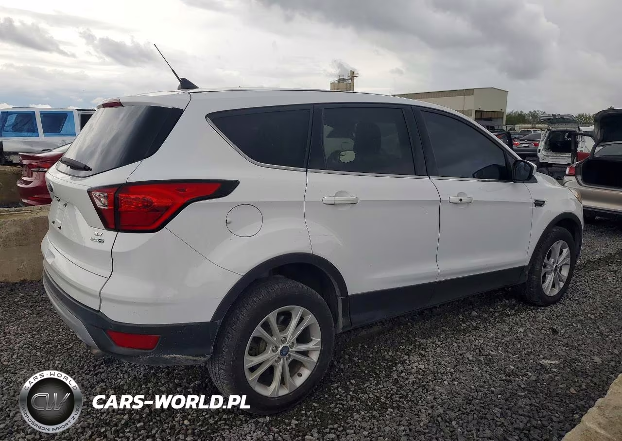 2019 Ford Escape Se VIN:1FMCU9GD0KUA65453 - 3