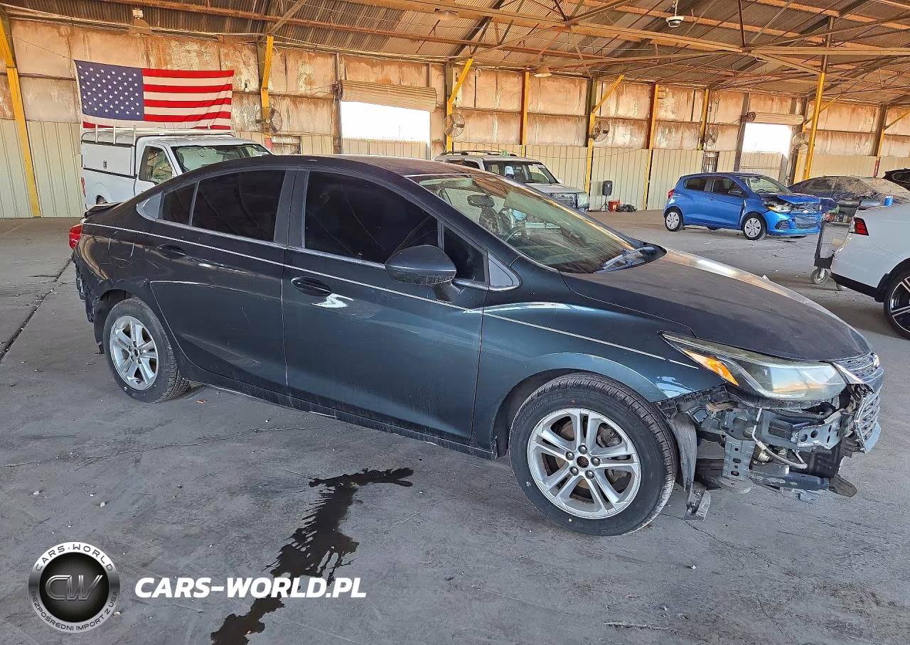 2017 Chevrolet Cruze Lt VIN:1G1BE5SM7H7263217 - 4