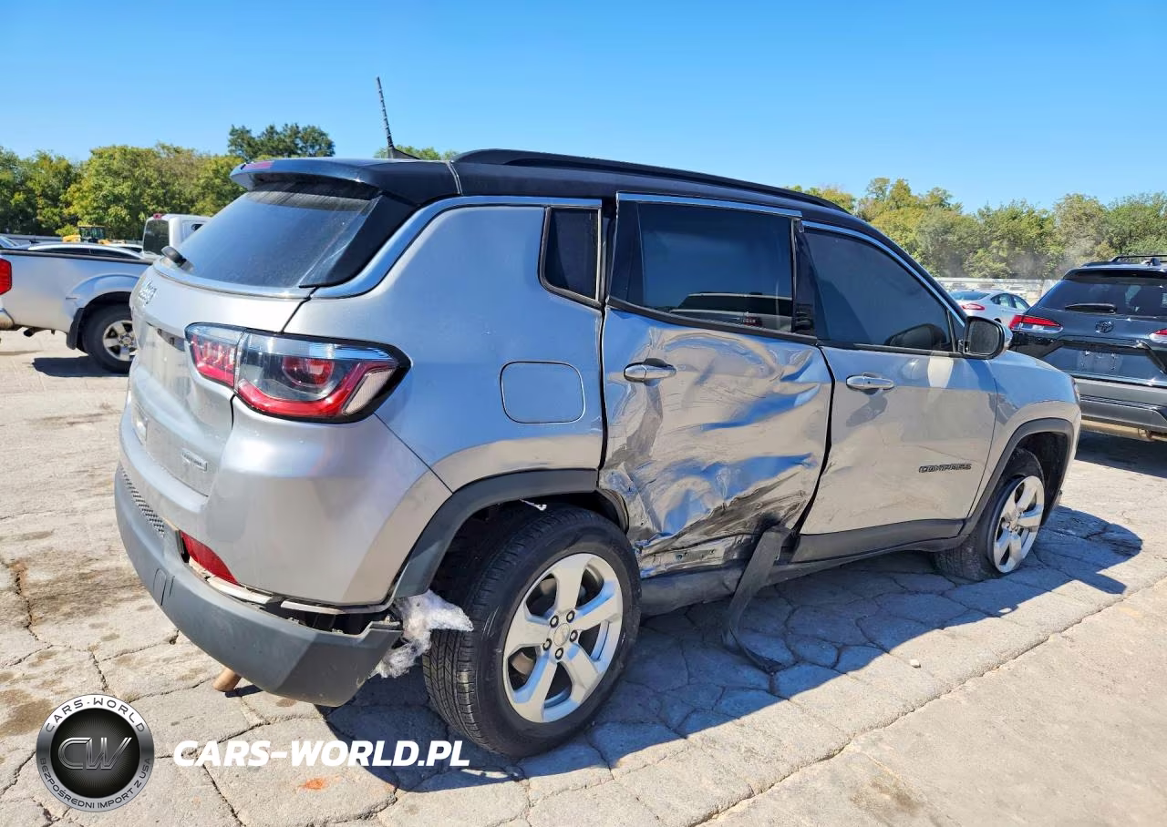 2020 Jeep Compass Latitude VIN:3C4NJDBB2LT174264 - 3