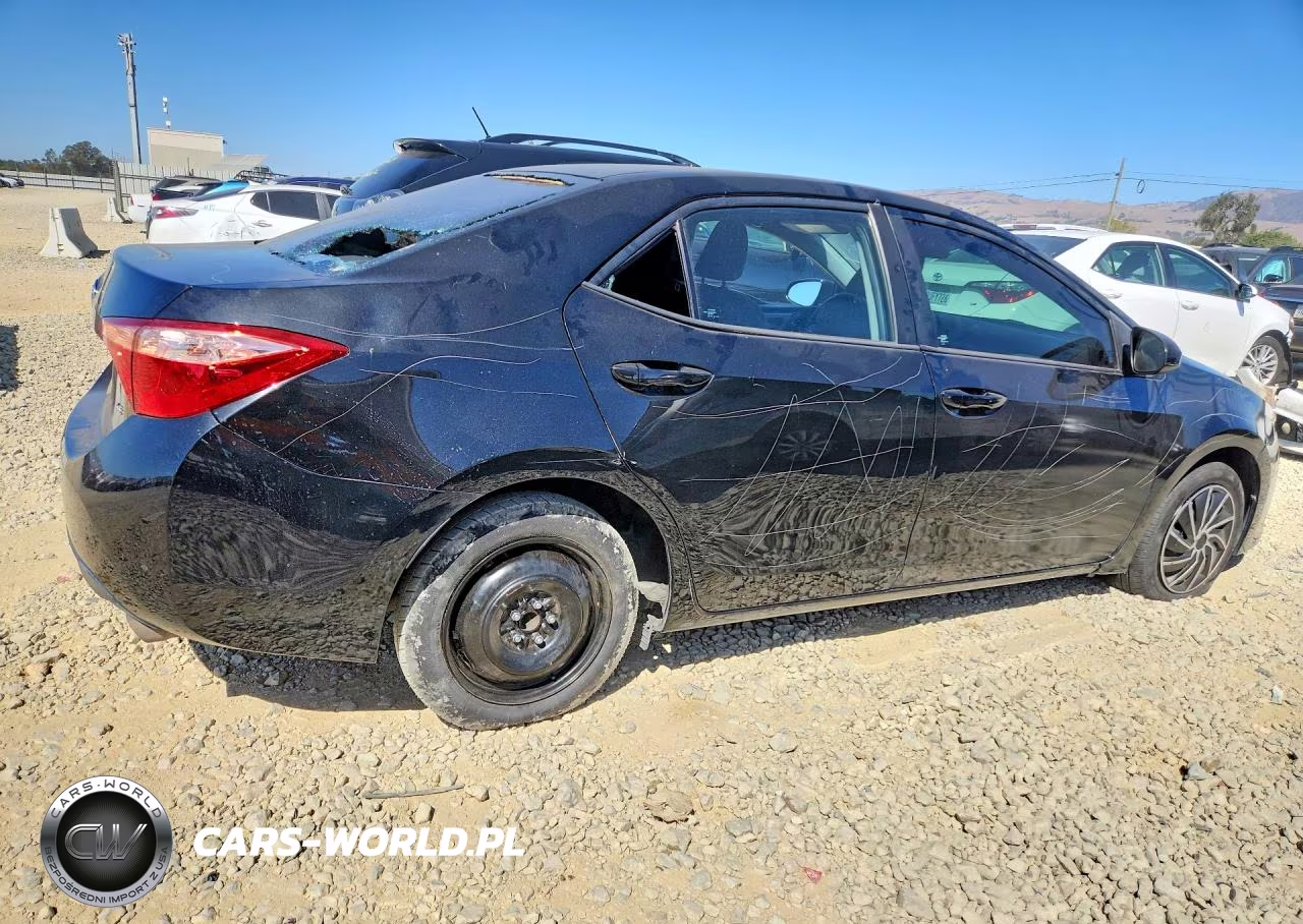 2018 Toyota Corolla Le VIN:2T1BURHE1JC006253 - 3
