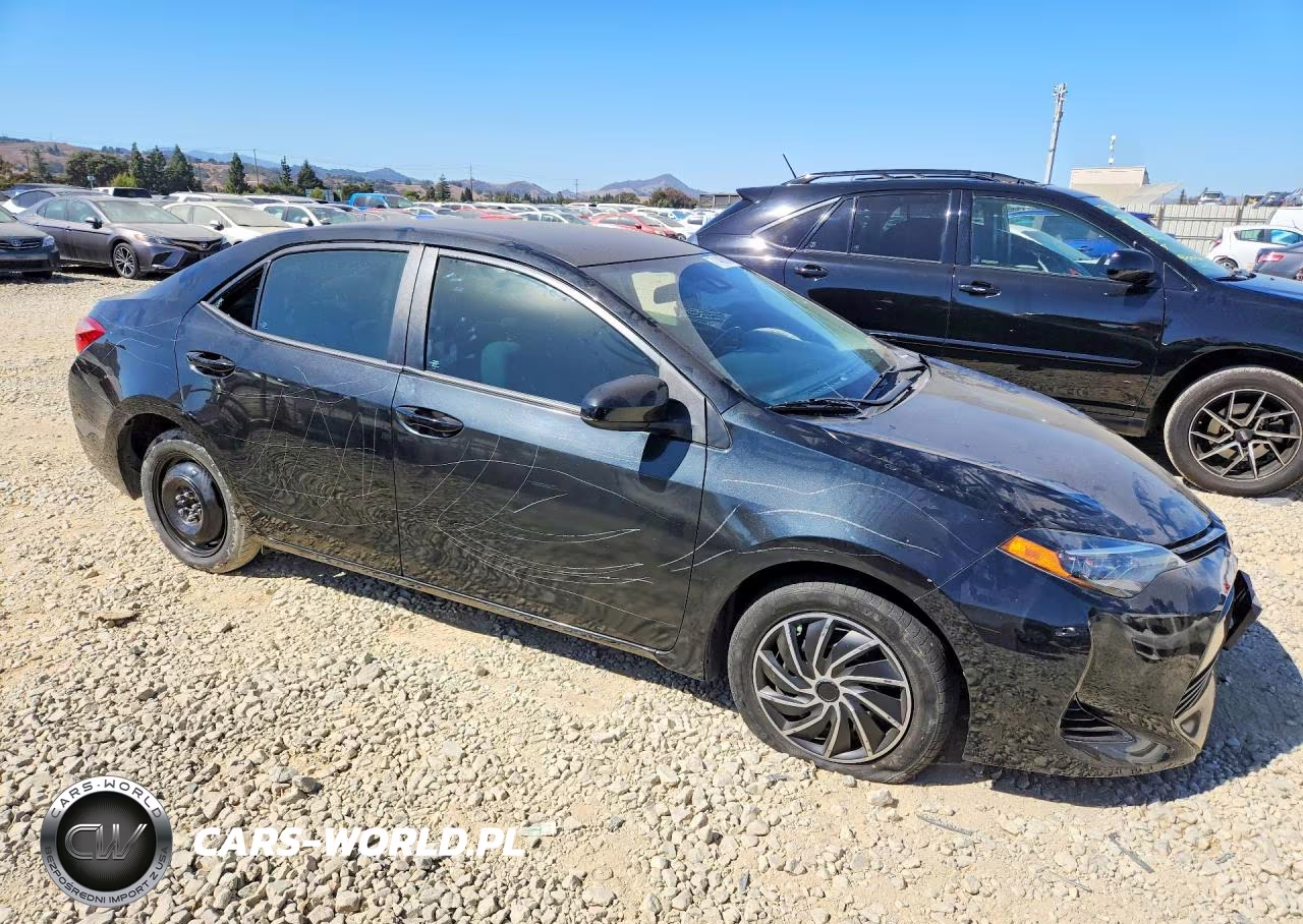 2018 Toyota Corolla Le VIN:2T1BURHE1JC006253 - 4
