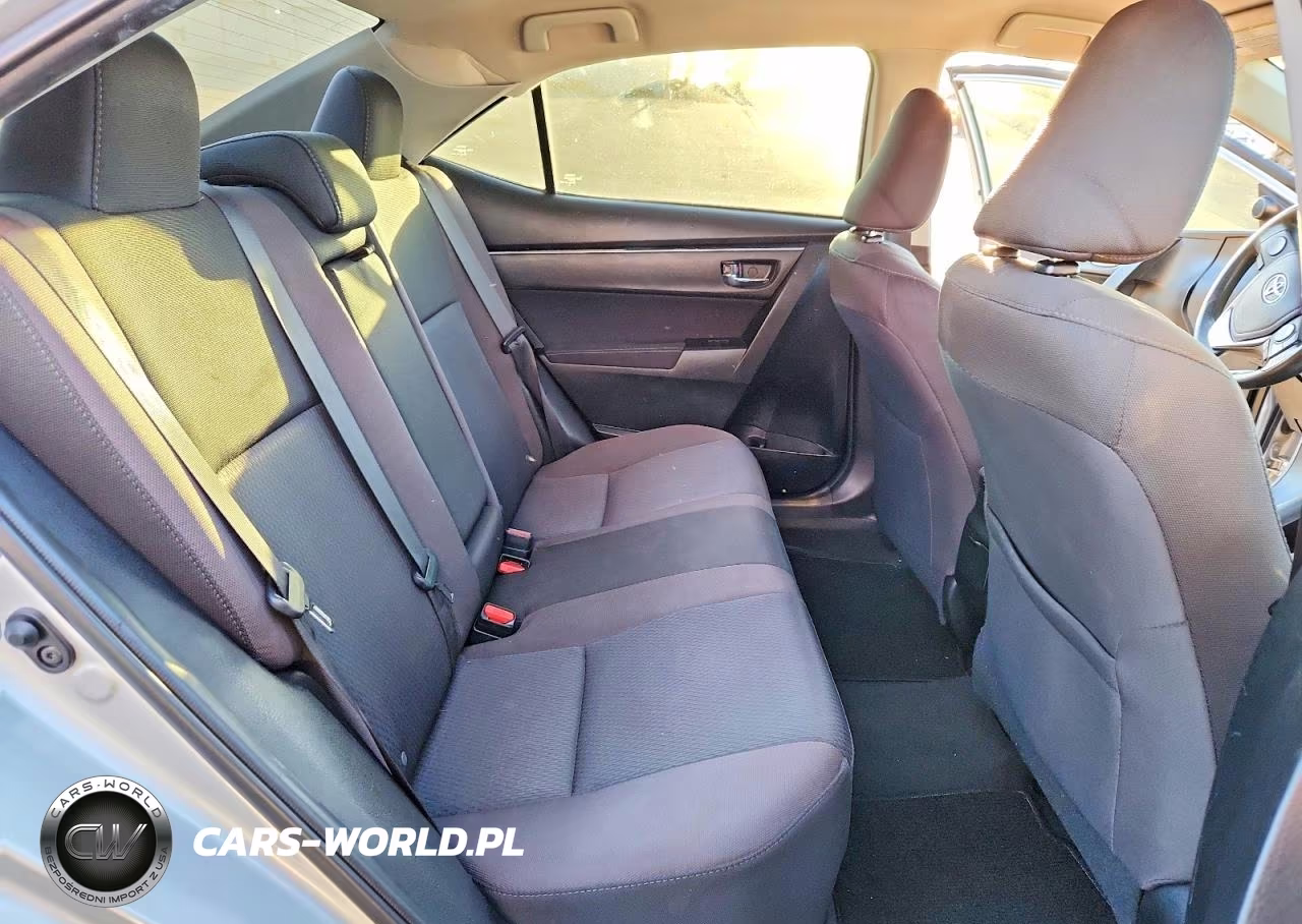 2017 Toyota Corolla Le VIN:5YFBURHEXHP726936 - 10