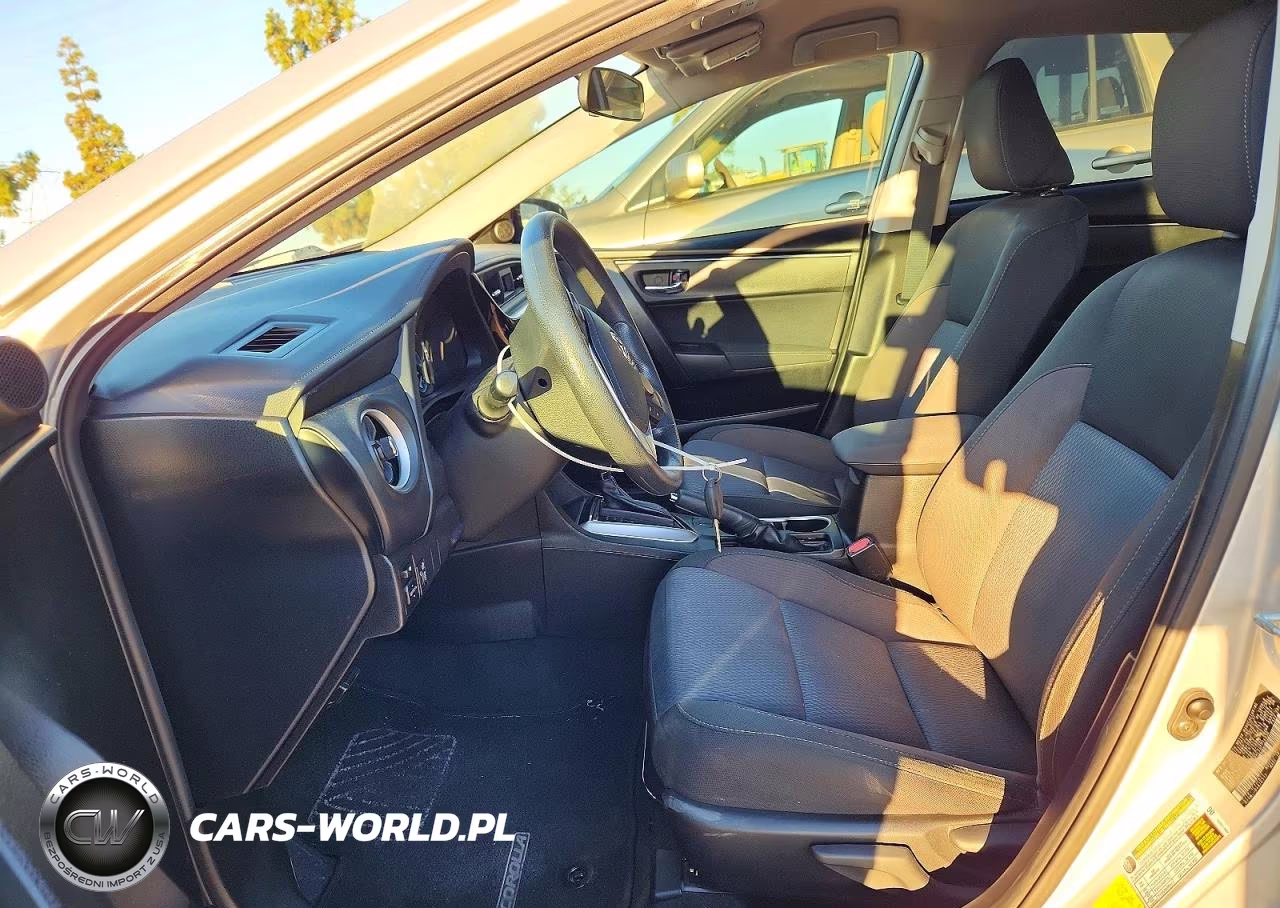 2017 Toyota Corolla Le VIN:5YFBURHEXHP726936 - 7