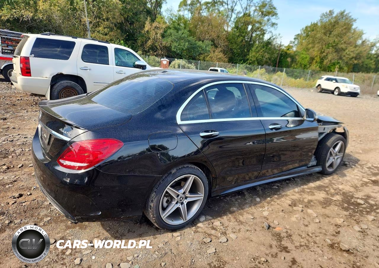 2018 Mercedes-Benz C 300 4Matic VIN:55SWF4KB7JU280743 - 3