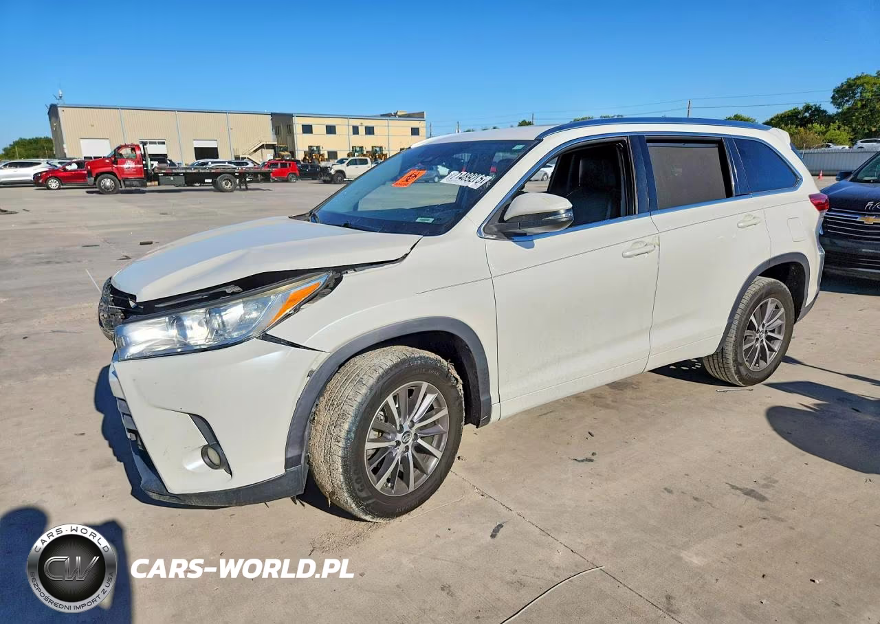 2018 Toyota Highlander Xle VIN:5TDKZRFH4JS533094 - 1
