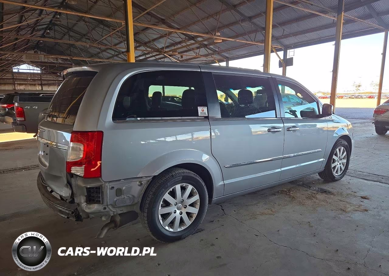 2015 Chrysler Town & Country Touring VIN:2C4RC1BG9FR673401 - 3