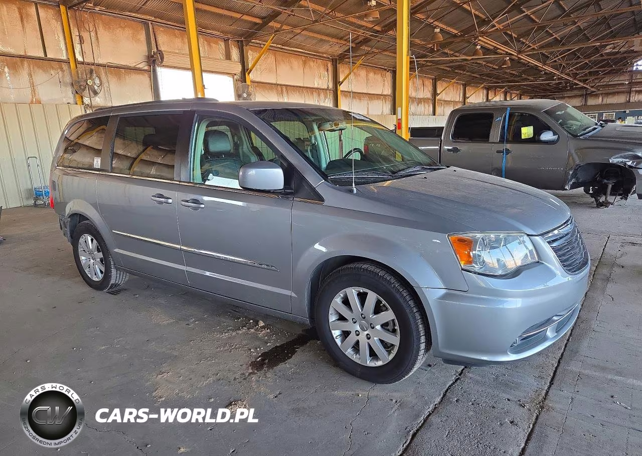 2015 Chrysler Town & Country Touring VIN:2C4RC1BG9FR673401 - 4
