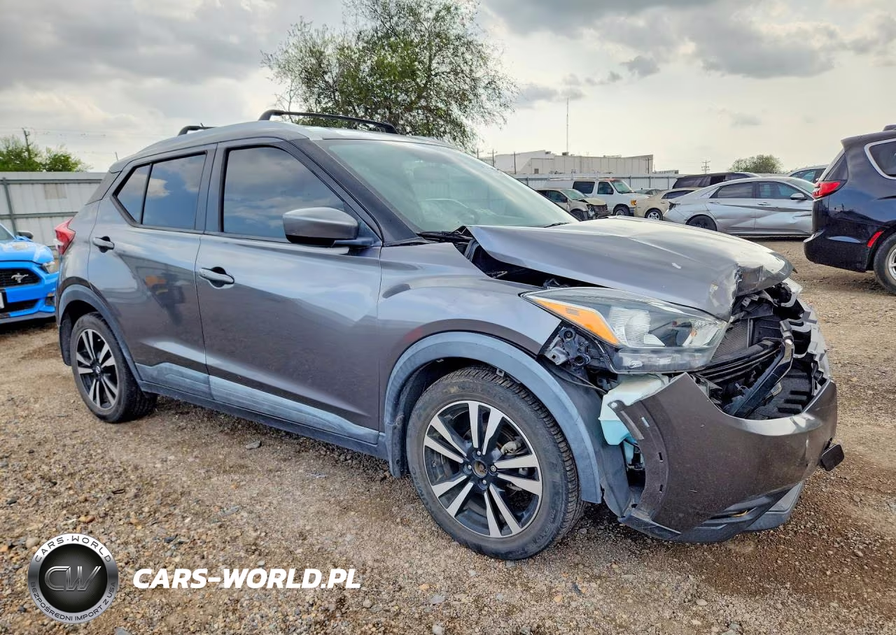 2018 Nissan Kicks Sv VIN:3N1CP5CU1JL522650 - 4