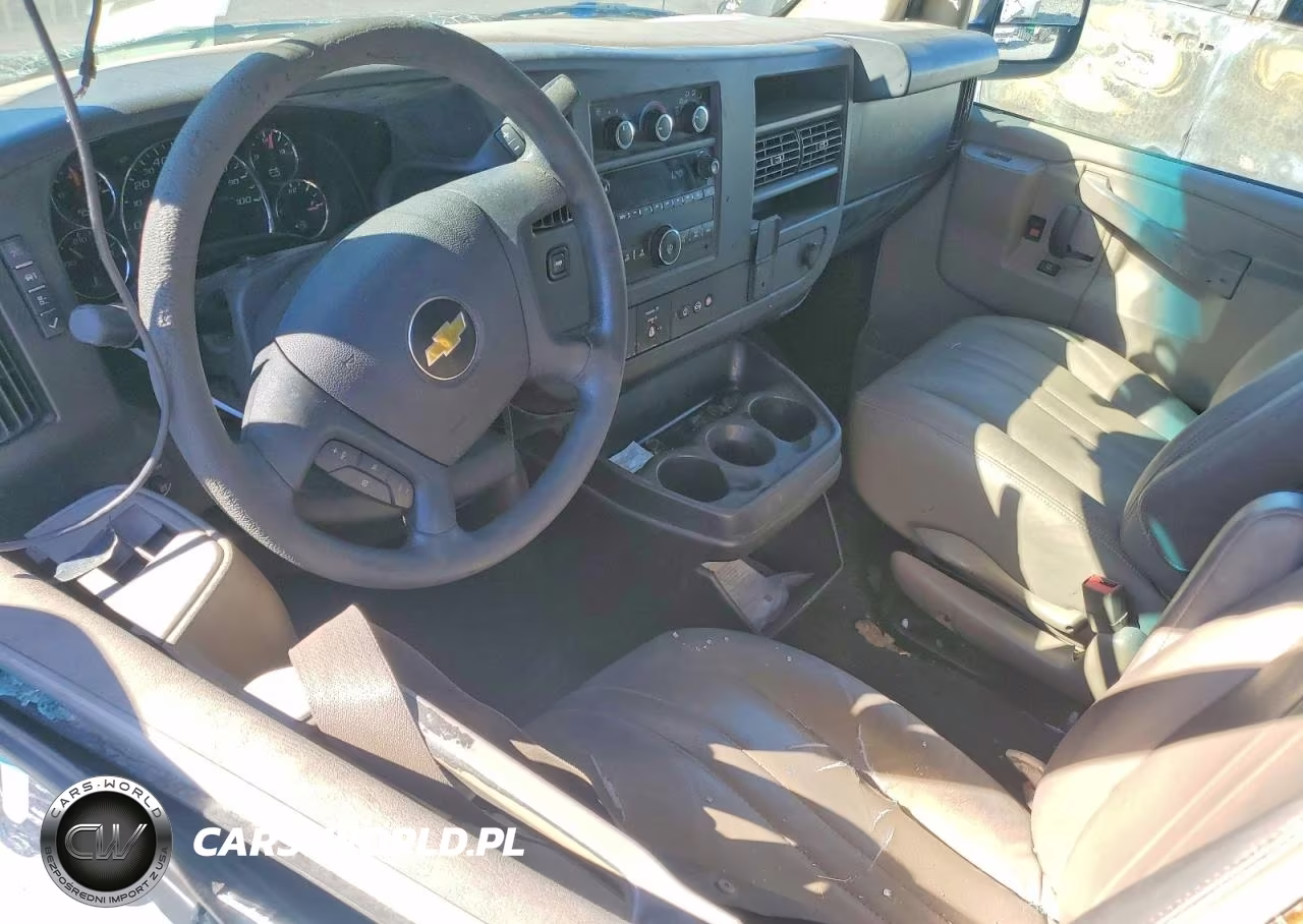2019 Chevrolet Express 2500 Cargo Delivery Van VIN:1GCWGAFP4K1223011 - 8