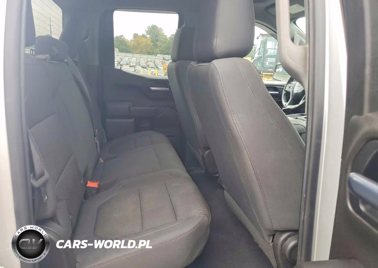 2019 Chevrolet Silverado K1500 VIN:1GCRYAEF0KZ245849 - 10