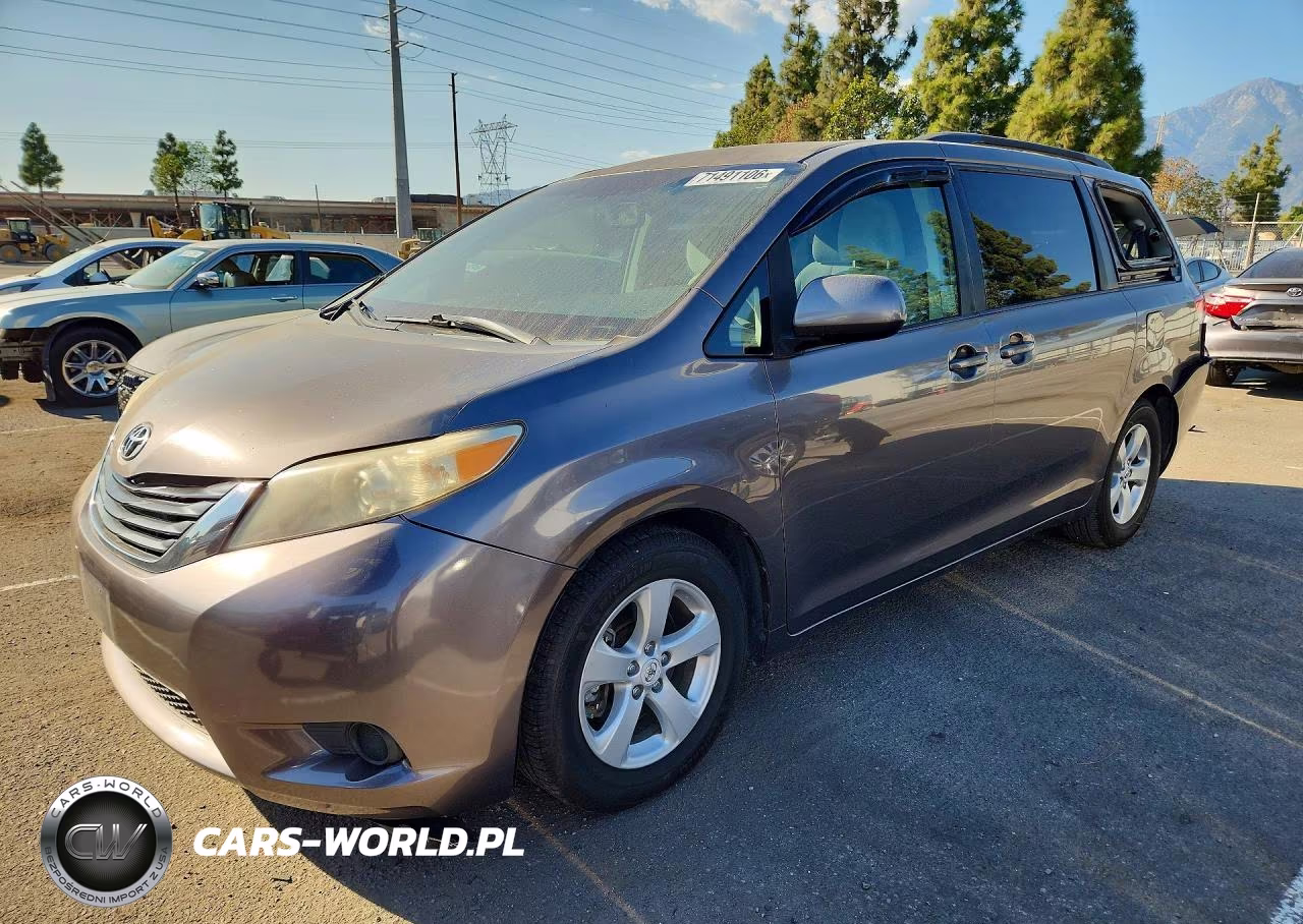 2011 Toyota Sienna Le