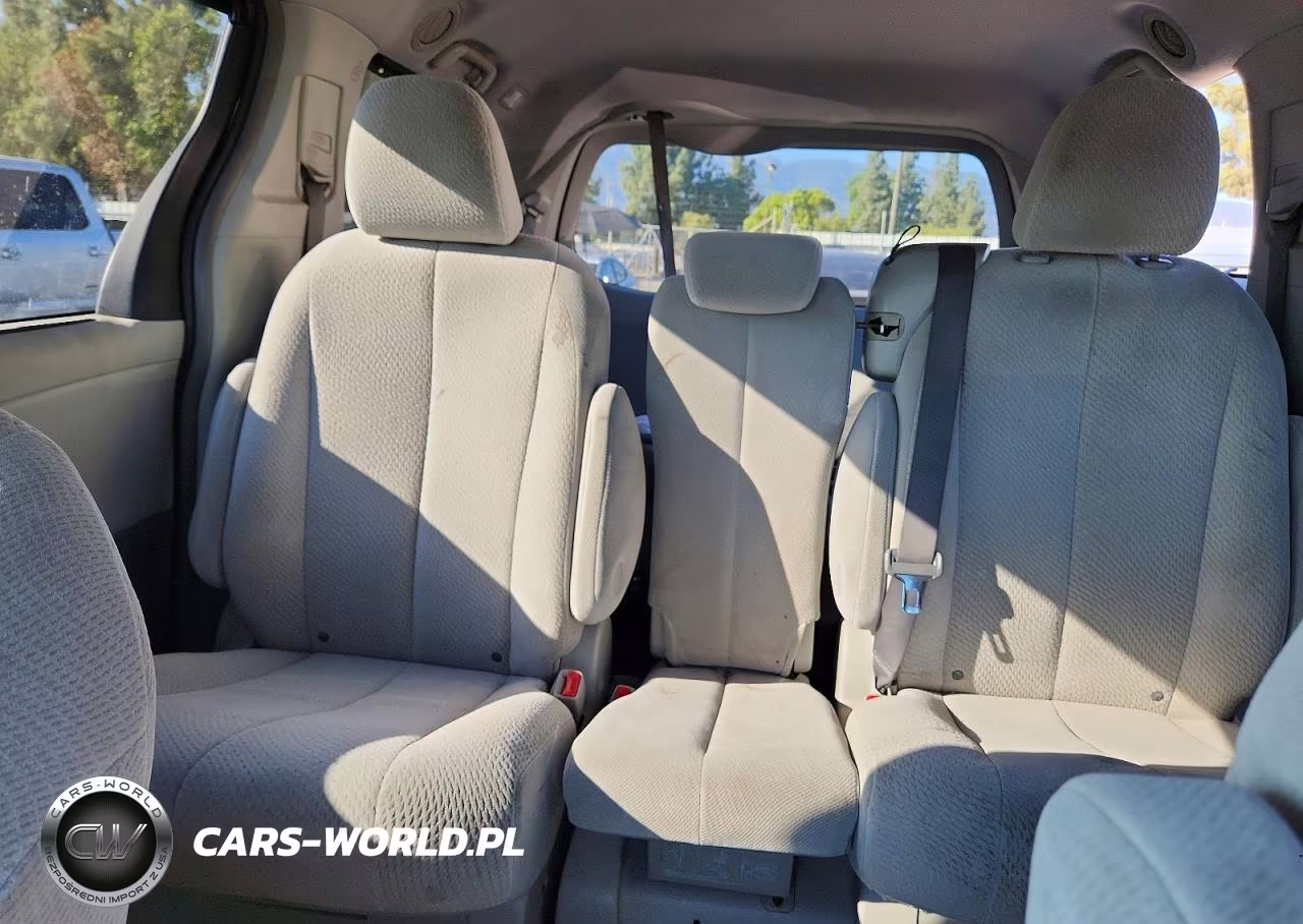 2011 Toyota Sienna Le VIN:5TDKK3DC1BS032965 - 10