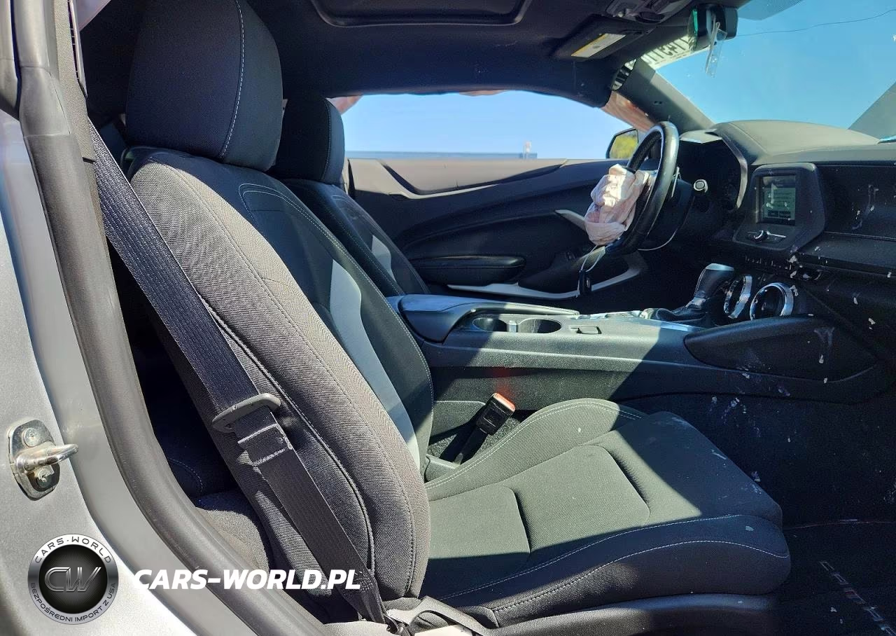2018 Chevrolet Camaro Lt VIN:1G1FB1RX8J0185726 - 10