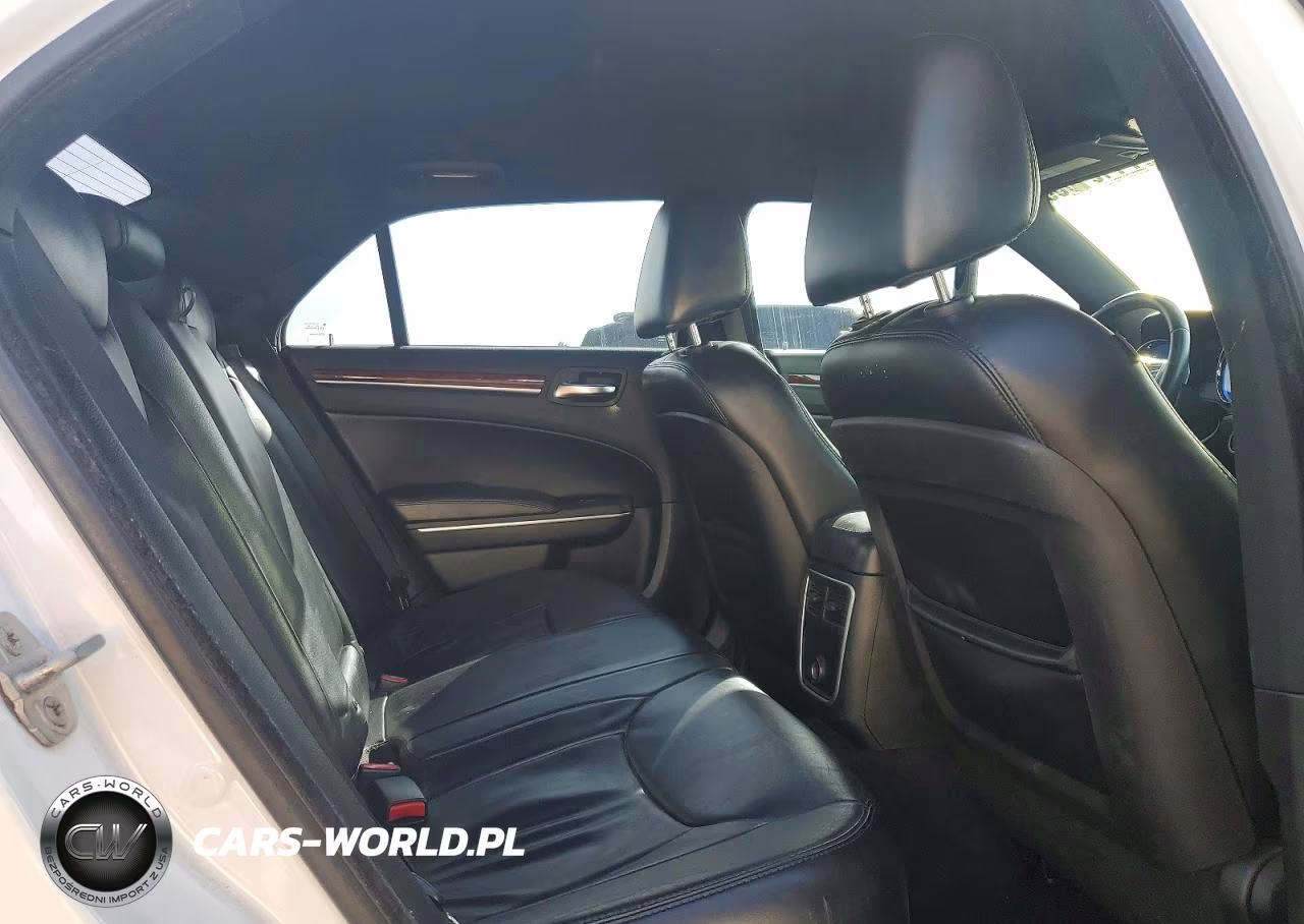 2014 Chrysler 300 VIN:2C3CCAAG0EH235480 - 10