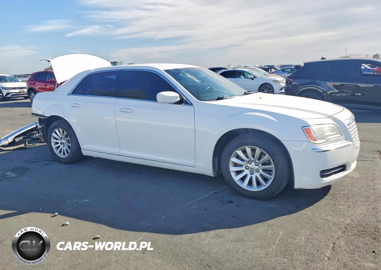 2014 Chrysler 300 VIN:2C3CCAAG0EH235480 - 4