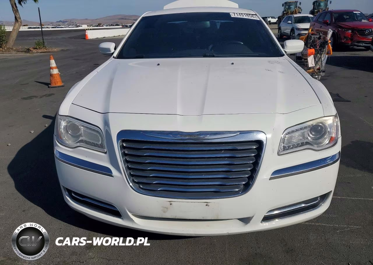 2014 Chrysler 300 VIN:2C3CCAAG0EH235480 - 5