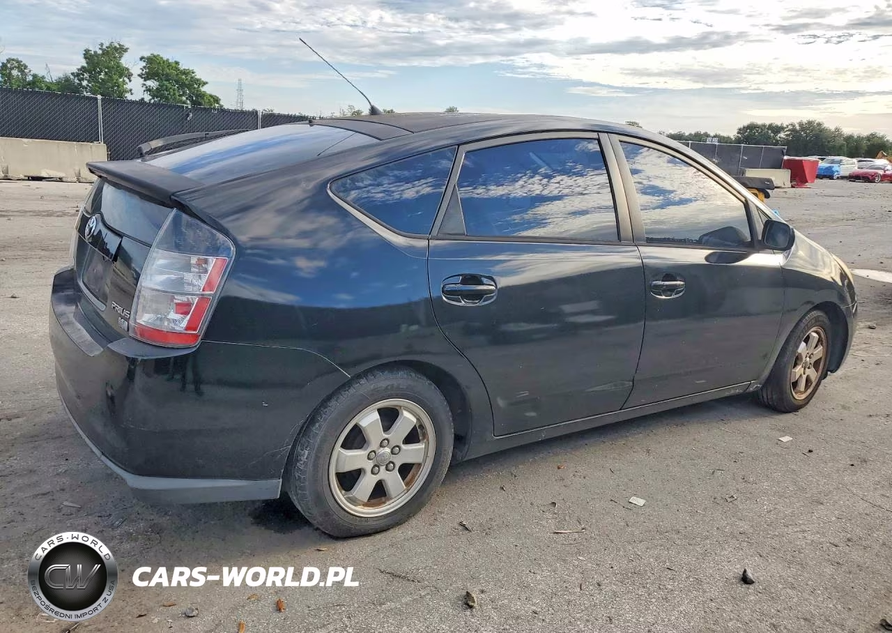 2005 Toyota Prius Base VIN:JTDKB20UX53125952 - 3