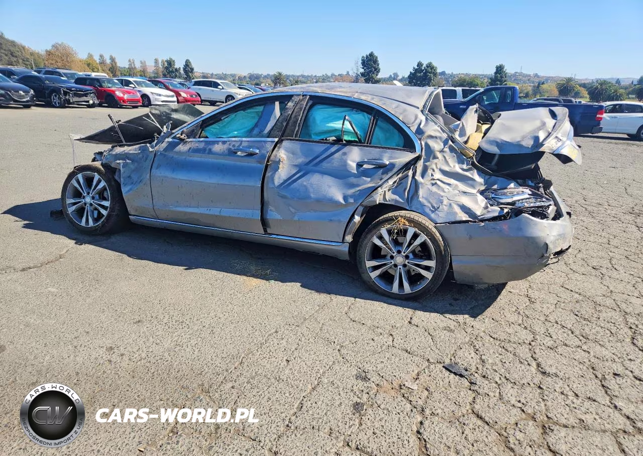 2015 Mercedes-Benz C 300 VIN:55SWF4JB8FU065851 - 2