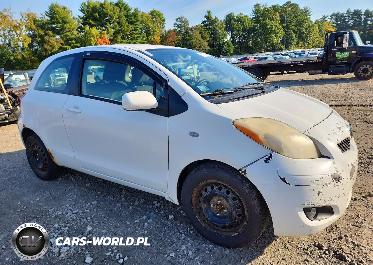 2010 Toyota Yaris Base VIN:JTDJT4K30A5319073 - 4