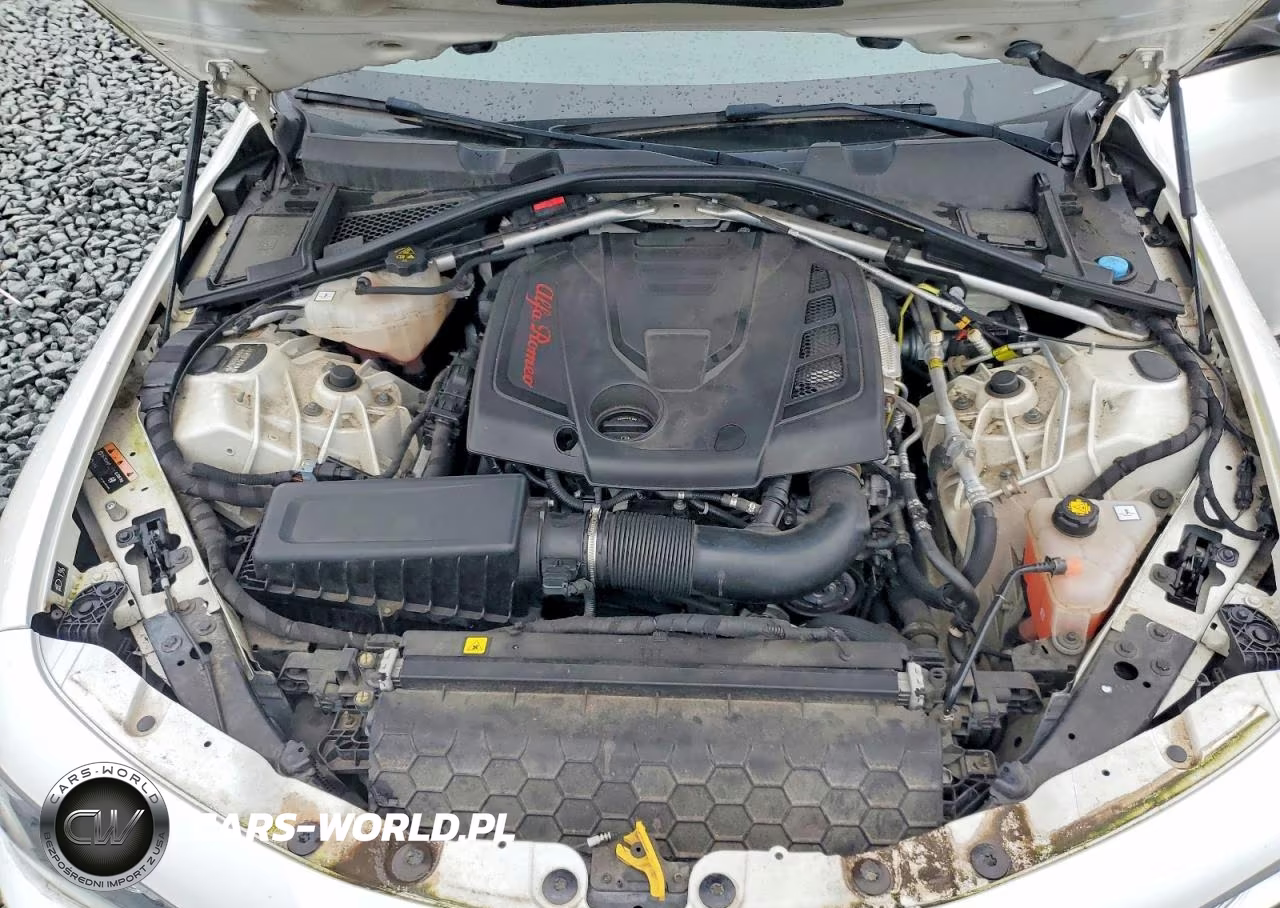 2018 Alfa Romeo Giulia Ti VIN:ZARFAECN0J7583941 - 11