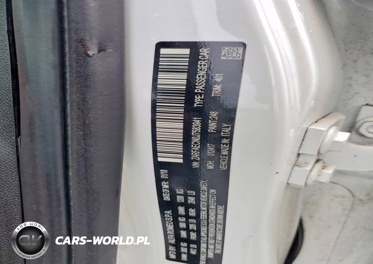 2018 Alfa Romeo Giulia Ti VIN:ZARFAECN0J7583941 - 12