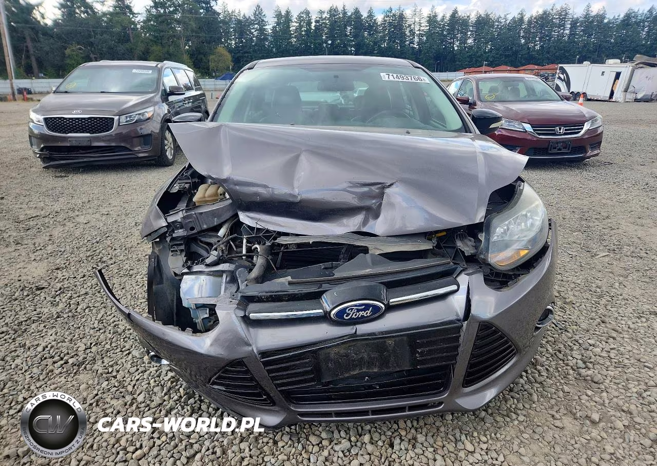 2013 Ford Focus Se VIN:1FADP3K24DL363618 - 5