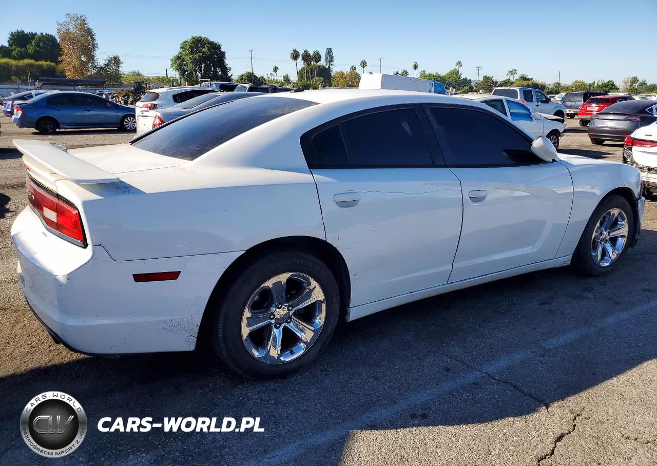 2013 Dodge Charger Sxt VIN:2C3CDXHG2DH545361 - 3