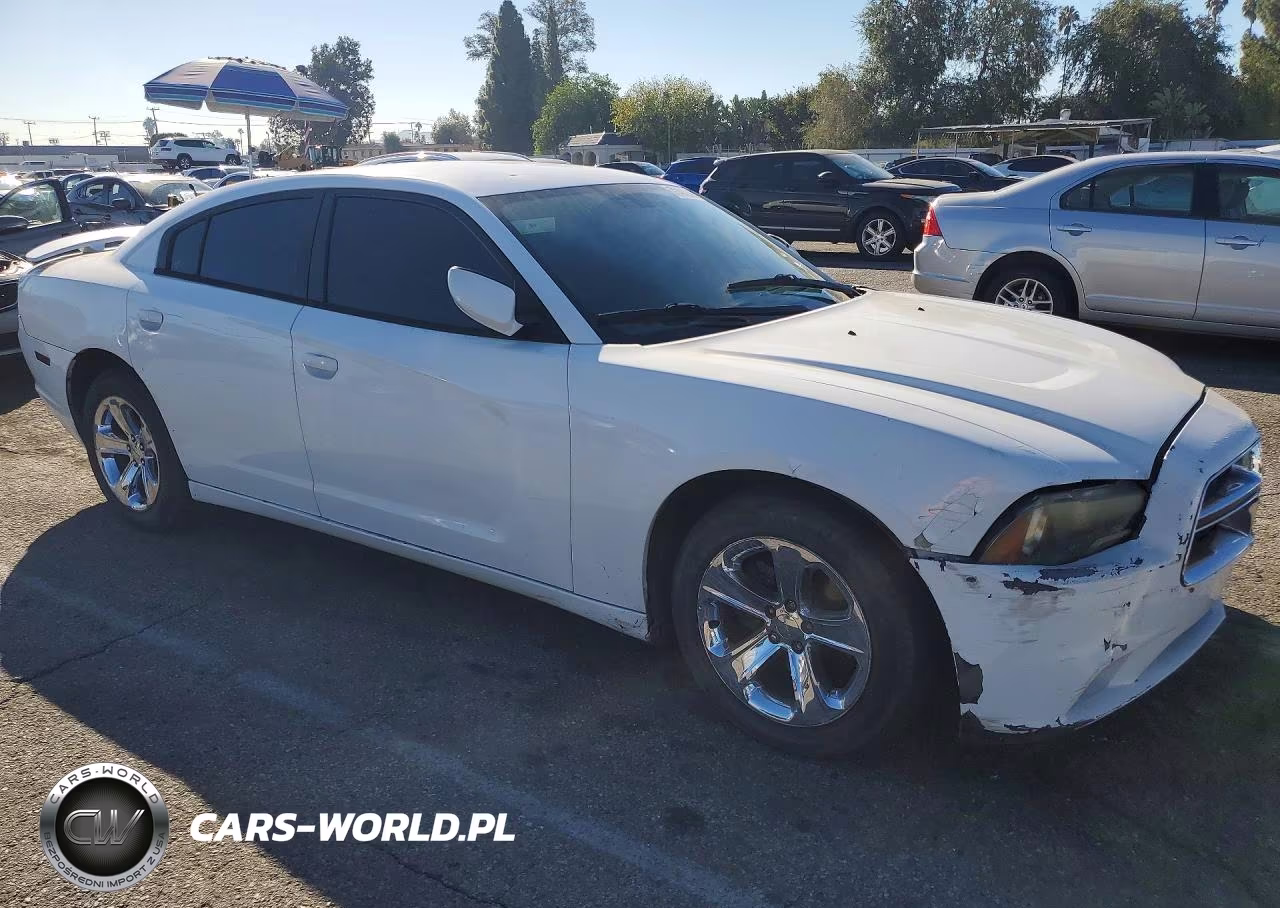 2013 Dodge Charger Sxt VIN:2C3CDXHG2DH545361 - 4