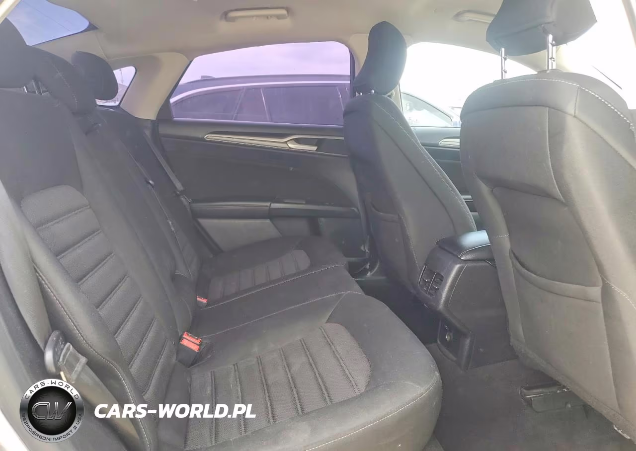 2019 Ford Fusion Se VIN:3FA6P0LU9KR225742 - 10