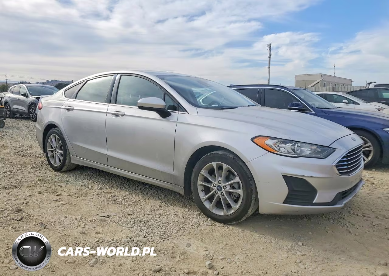 2019 Ford Fusion Se VIN:3FA6P0LU9KR225742 - 4