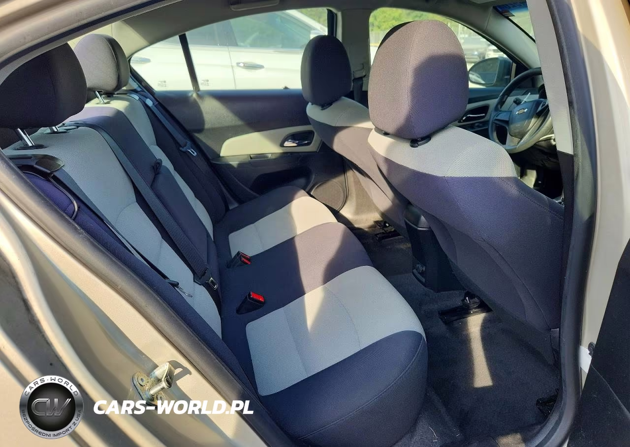 2014 Chevrolet Cruze Ls VIN:1G1PA5SG7E7221802 - 10