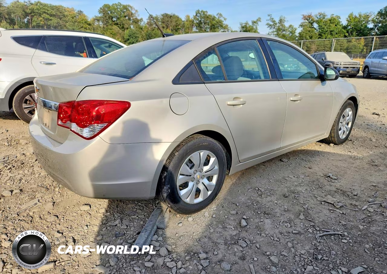 2014 Chevrolet Cruze Ls VIN:1G1PA5SG7E7221802 - 3