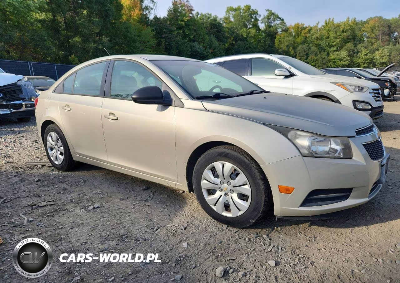 2014 Chevrolet Cruze Ls VIN:1G1PA5SG7E7221802 - 4