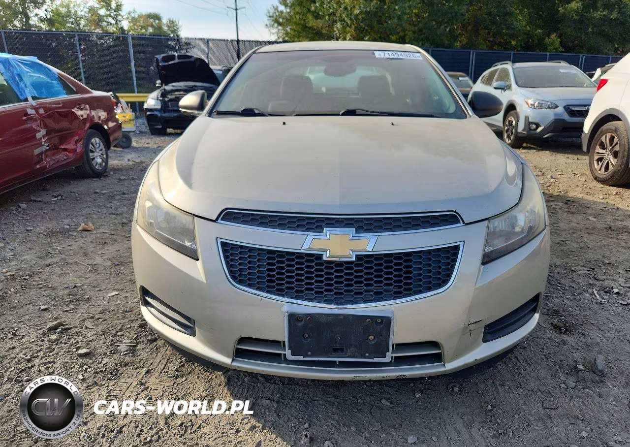2014 Chevrolet Cruze Ls VIN:1G1PA5SG7E7221802 - 5