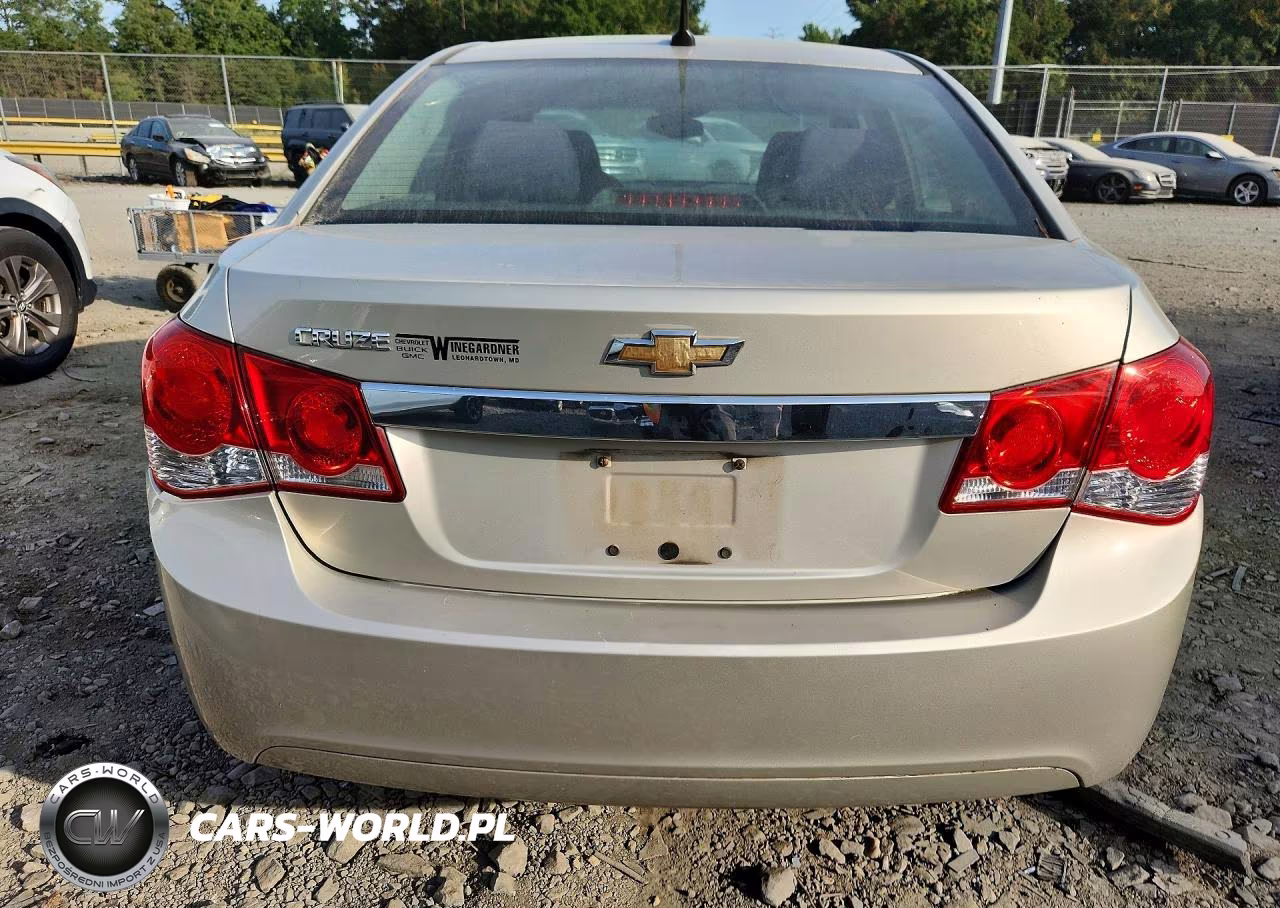 2014 Chevrolet Cruze Ls VIN:1G1PA5SG7E7221802 - 6