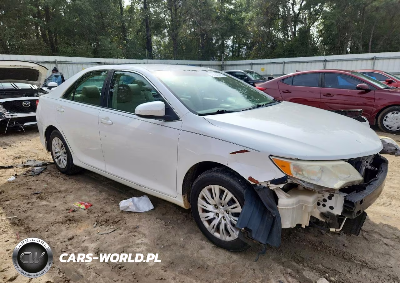 2014 Toyota Camry L VIN:4T1BF1FK3EU858161 - 4