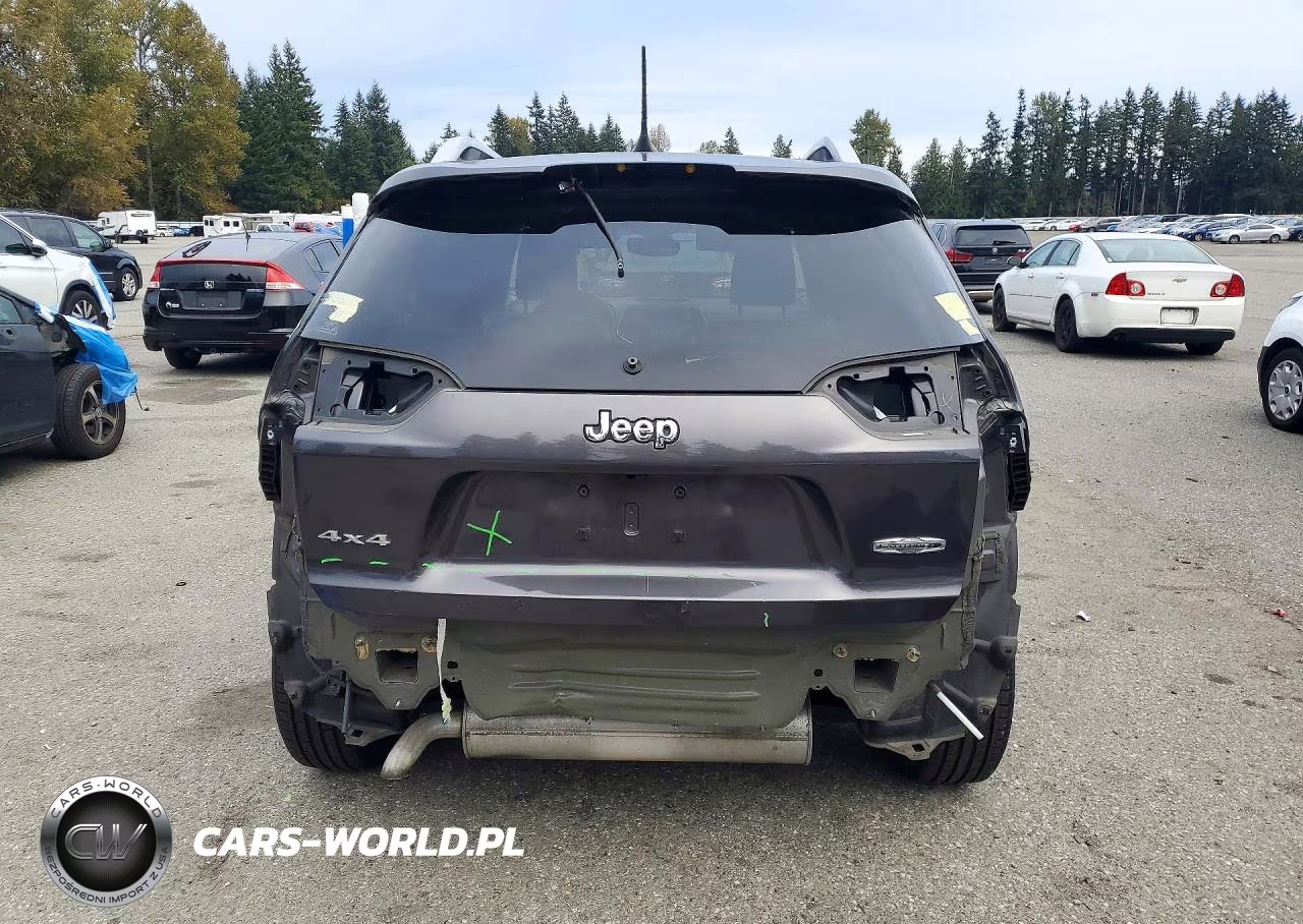 2020 Jeep Cherokee Latitude Plus VIN:1C4PJMLB8LD569062 - 6
