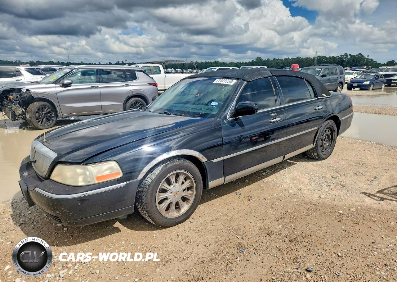2006 Lincoln Town Car Signature Limited