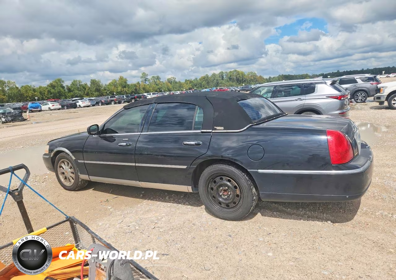 2006 Lincoln Town Car Signature Limited VIN:1LNHM82V06Y625292 - 2