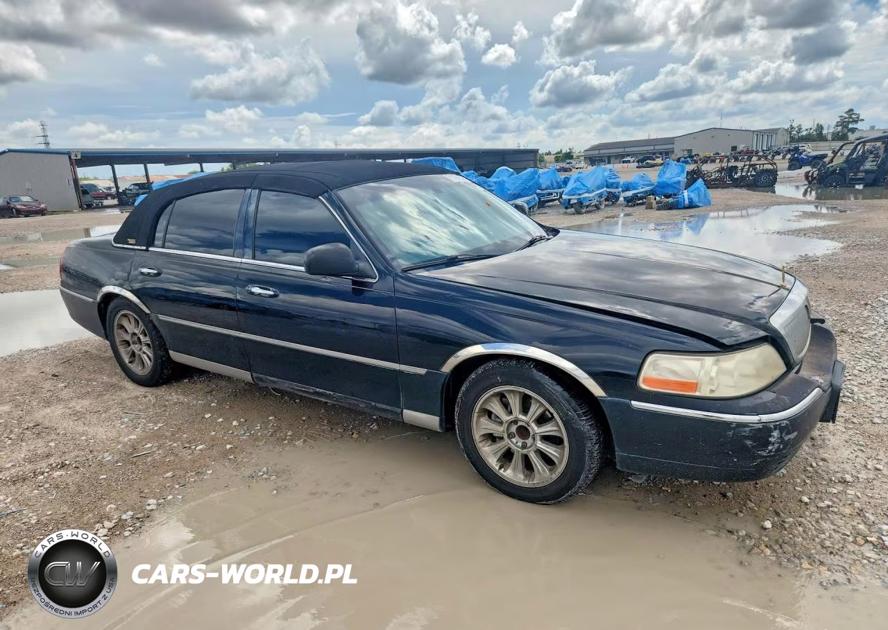 2006 Lincoln Town Car Signature Limited VIN:1LNHM82V06Y625292 - 4