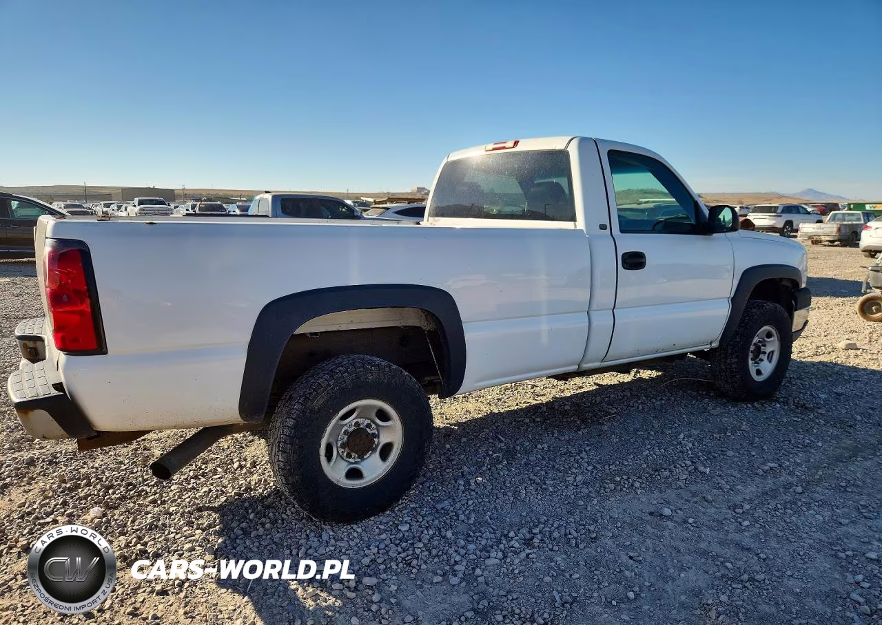 2003 Chevrolet Silverado C2500 Heavy Duty VIN:1GCHC24U63E144758 - 3