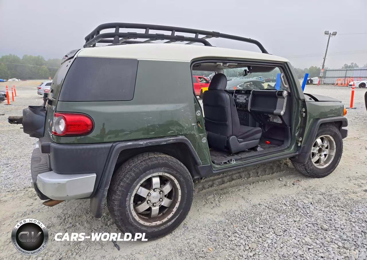 2014 Toyota Fj Cruiser Base VIN:JTEZU4BF9EK013910 - 3