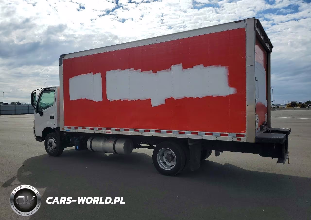 2017 Hino 195 Box Truck VIN:JHHSDM2H0HK005526 - 2