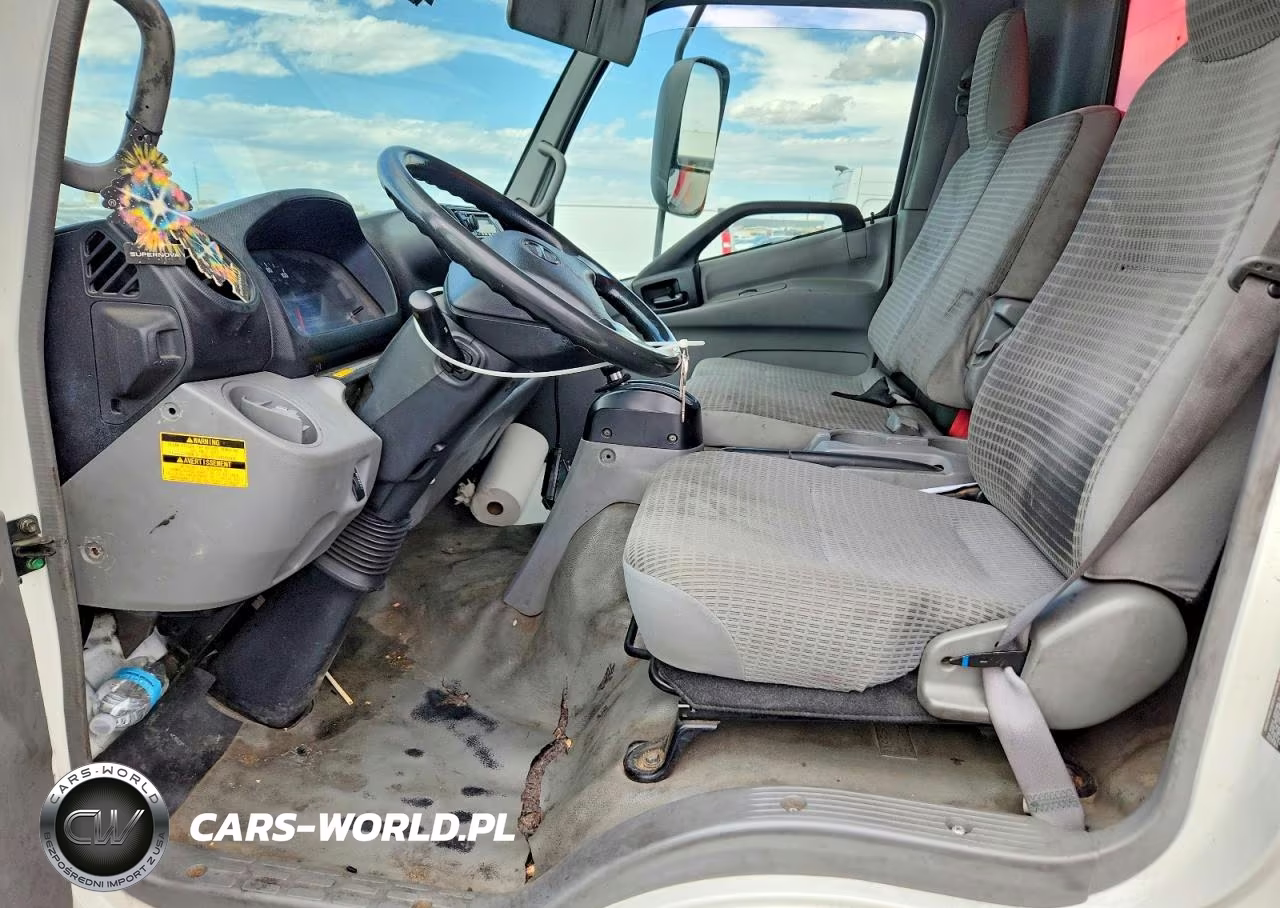2017 Hino 195 Box Truck VIN:JHHSDM2H0HK005526 - 7