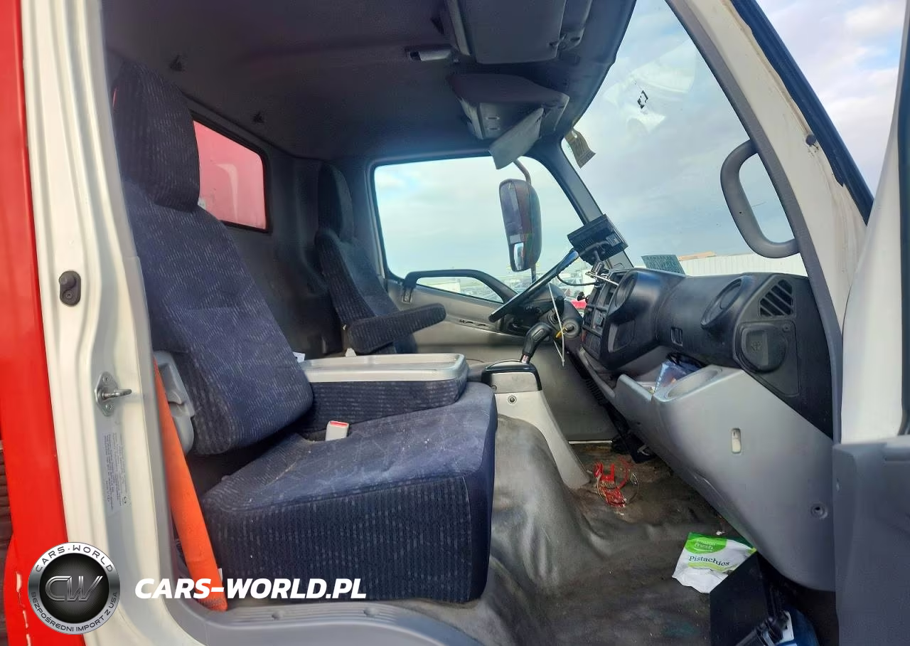 2017 Hino 195 Box Truck VIN:JHHSDM2H5HK005537 - 11