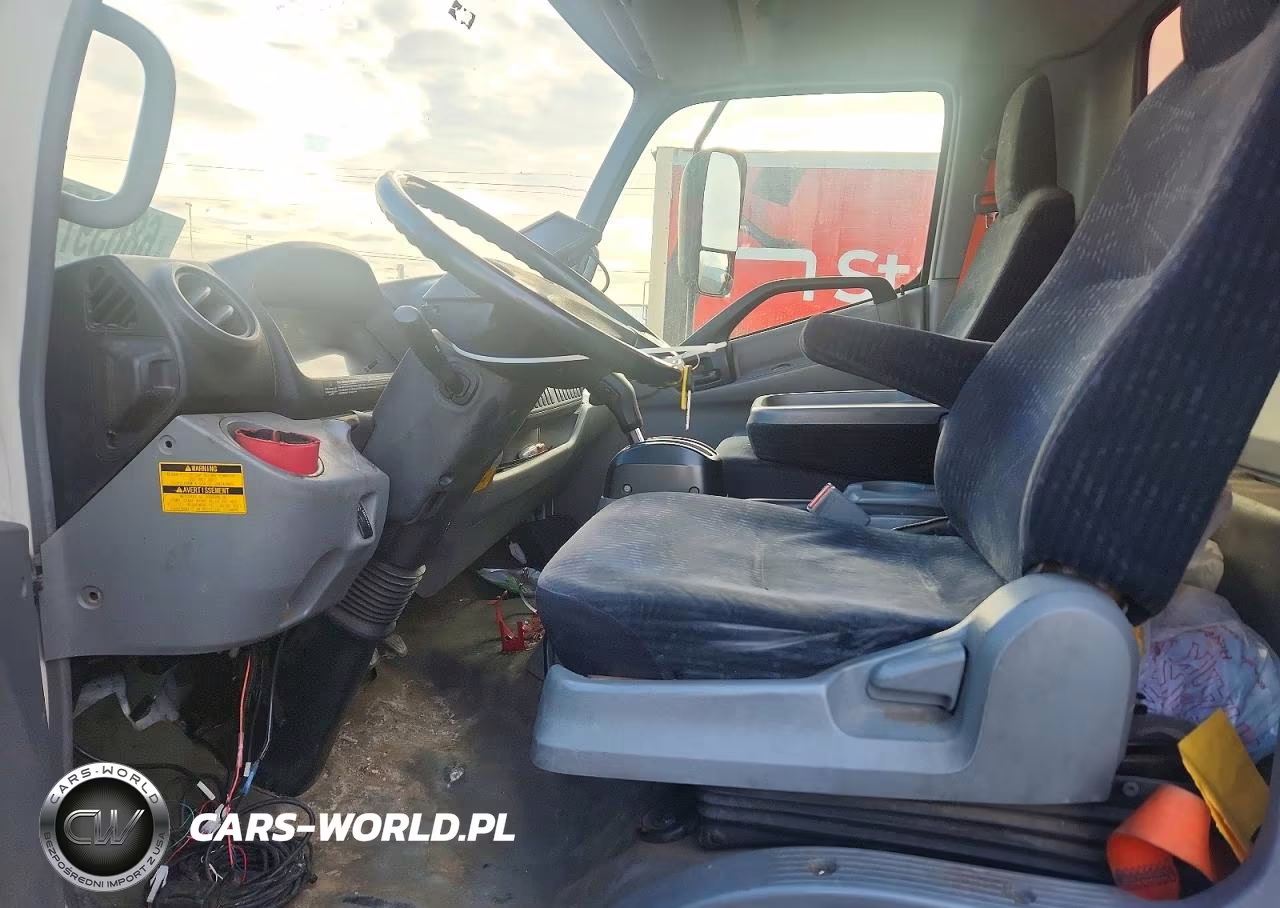 2017 Hino 195 Box Truck VIN:JHHSDM2H5HK005537 - 7